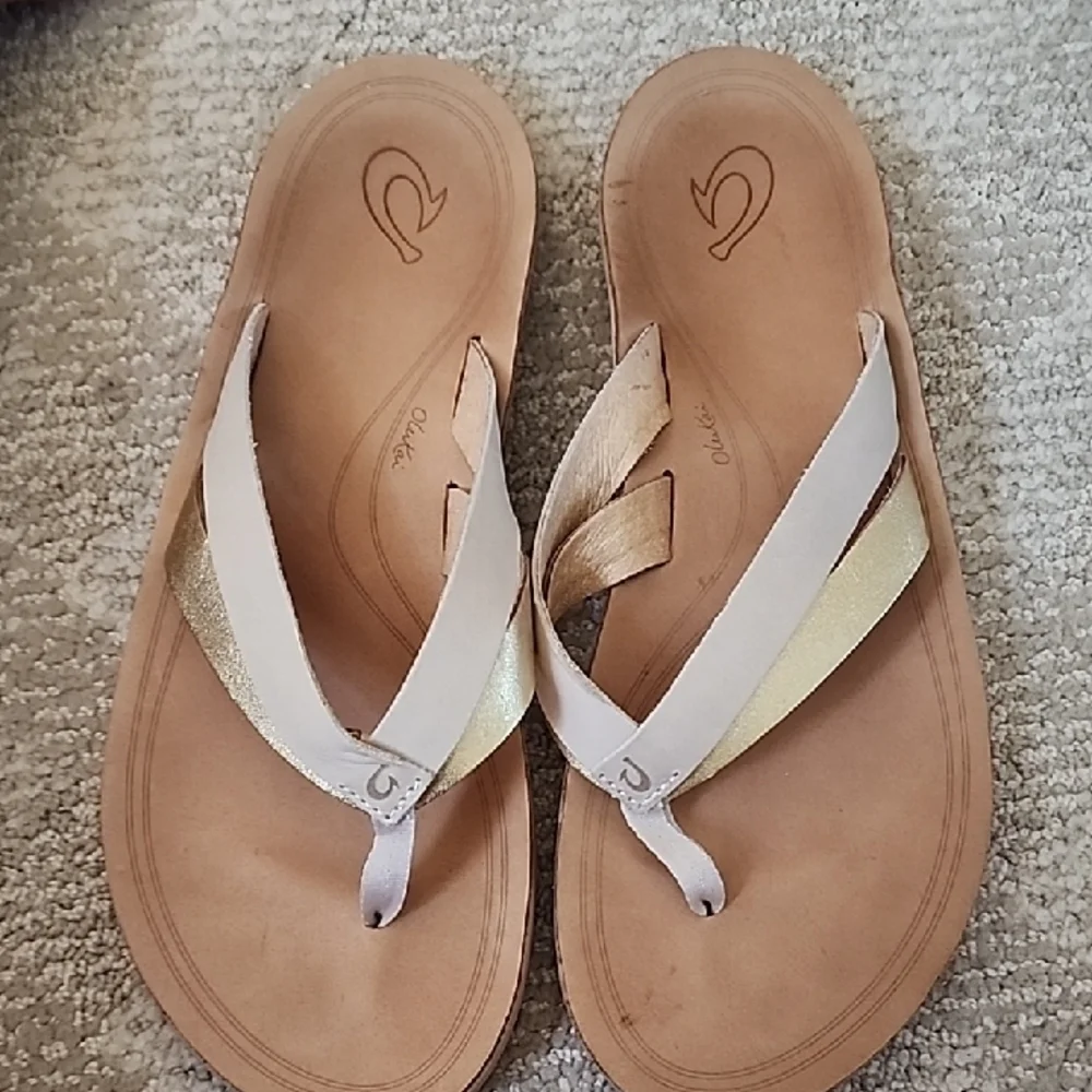 Olukai Kaekae Gold and Cream Sandals Flip Flops - Picture 4 of 6